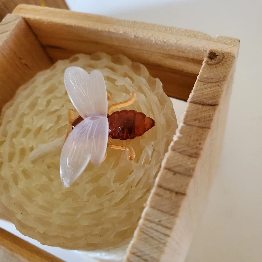 2 Natural Selections 100%‎ Beeswax Candles in Mini Crates w Tiny Bee Cottagecore